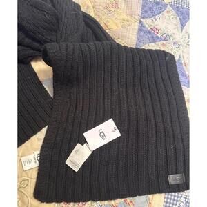 Authentic Ugg Ribbed Scarf - New with Tags